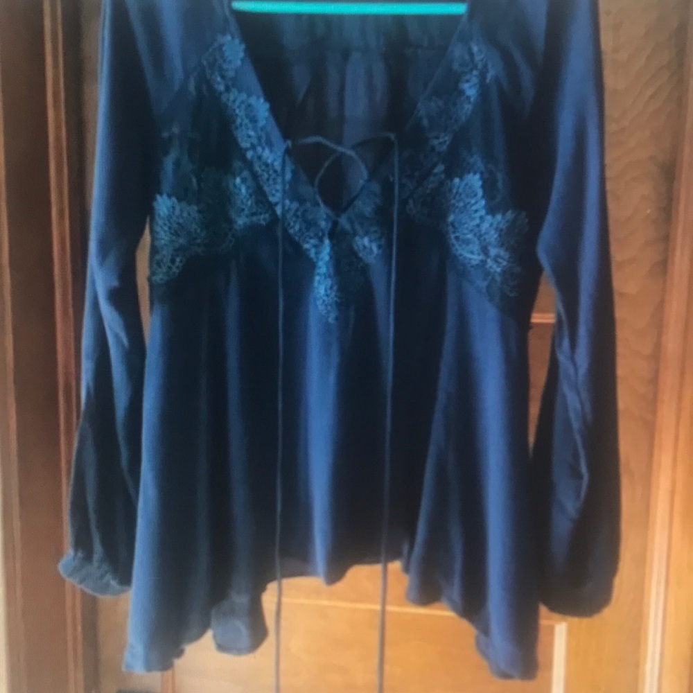 Honey punch long sleeve lace details top